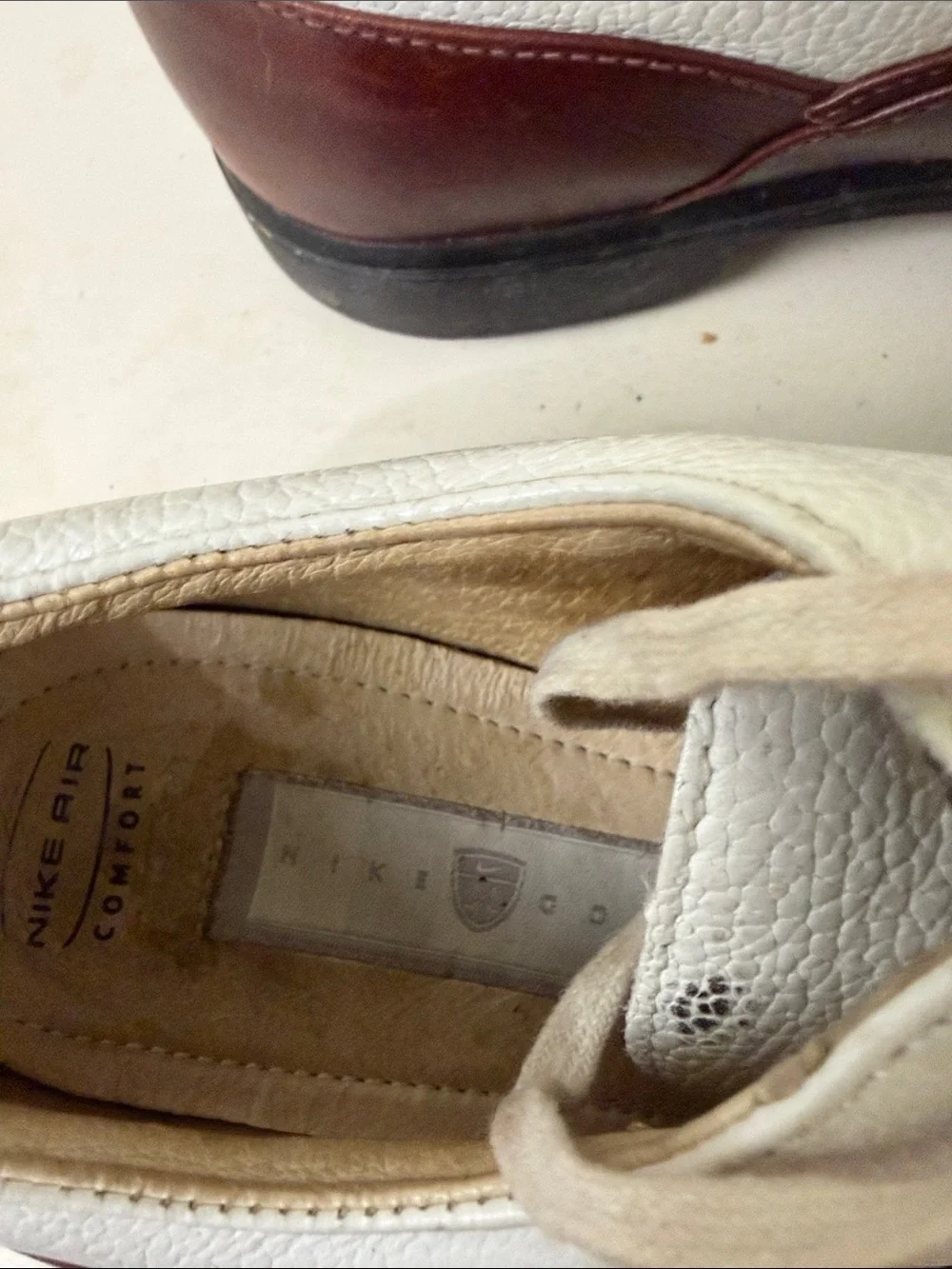 (2224) Nike Men’s Two-Tone Leather Oxfords Golf Shoes — White and Brown